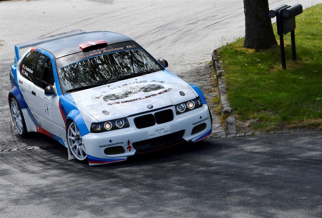 Forsøget med montering af en ny dæktype på BMW’en faldt så godt ud, at teamet fortsætter med dem i rallysprintet i Skælskør den 10. juni.
(Foto: MD - specialpress@gmail.com)